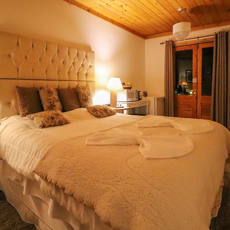 Pousada Campos Do Jordao Suites ภายนอก รูปภาพ